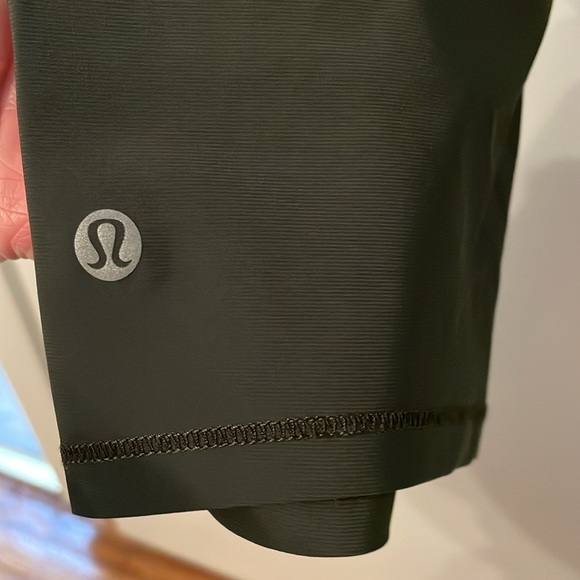 Lululemon Size 4 Camouflage Mesh Crop Leggings - Picture 7 of 8